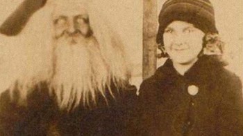 Foto Santa yang menyeramkan Foto: Boredpanda