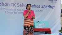 Mama Agnes sapaan akrabnya, dan segenap anggota keluarganya bahu membahu, berusaha agar anak-anak panti tetap bisa makan cukup tiap hari dan anak-anak bisa belajar dengan nyaman. Mulai dari berkebun, berternak, hingga membuat kerajinan tangan, tak ada yang tak dilakoni.  