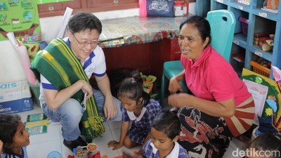 Cinta Mama Agnes untuk Anak-anak Sumba