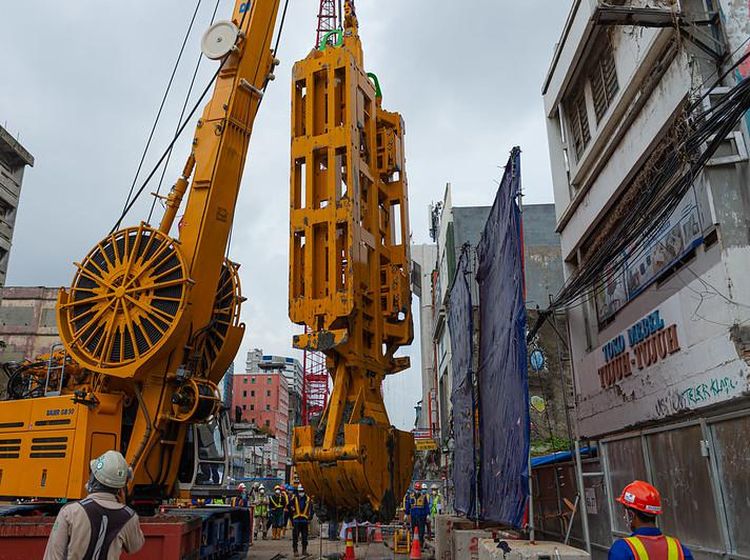 Stasiun MRT Kota Dibangun, Transformer Keruk Tanah hingga 30 Meter