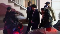 Perusahaan yang berbasis di Bahama ini memang mengajukan kebangkrutan pada Jumat. Hal ini disebabkan banyak pelanggan yang ingin melakukan penarikan dana pada awal pekan.  