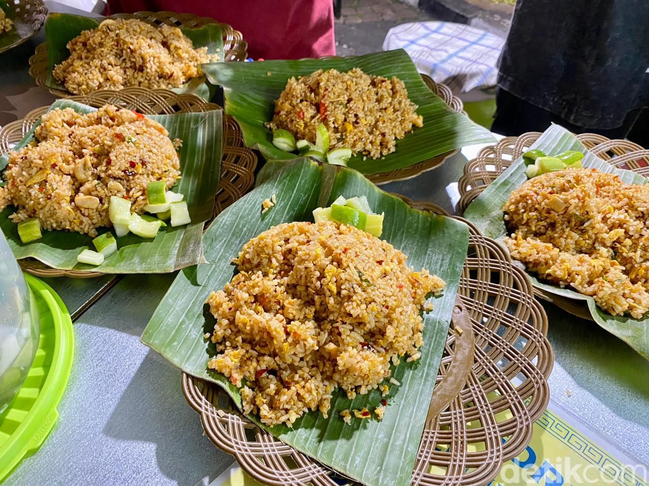 Gerobak LO: Pedas Gurih Nasi Goreng Chili Oil Viral Rp 20.000 di Sabang