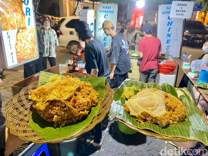 Gerobak LO: Pedas Gurih Nasi Goreng Chili Oil Viral Rp 20.000 di Sabang Gerobak LO: Pedas Gurih Nasi Goreng Chili Oil Viral Rp 20.000 di Sabang
