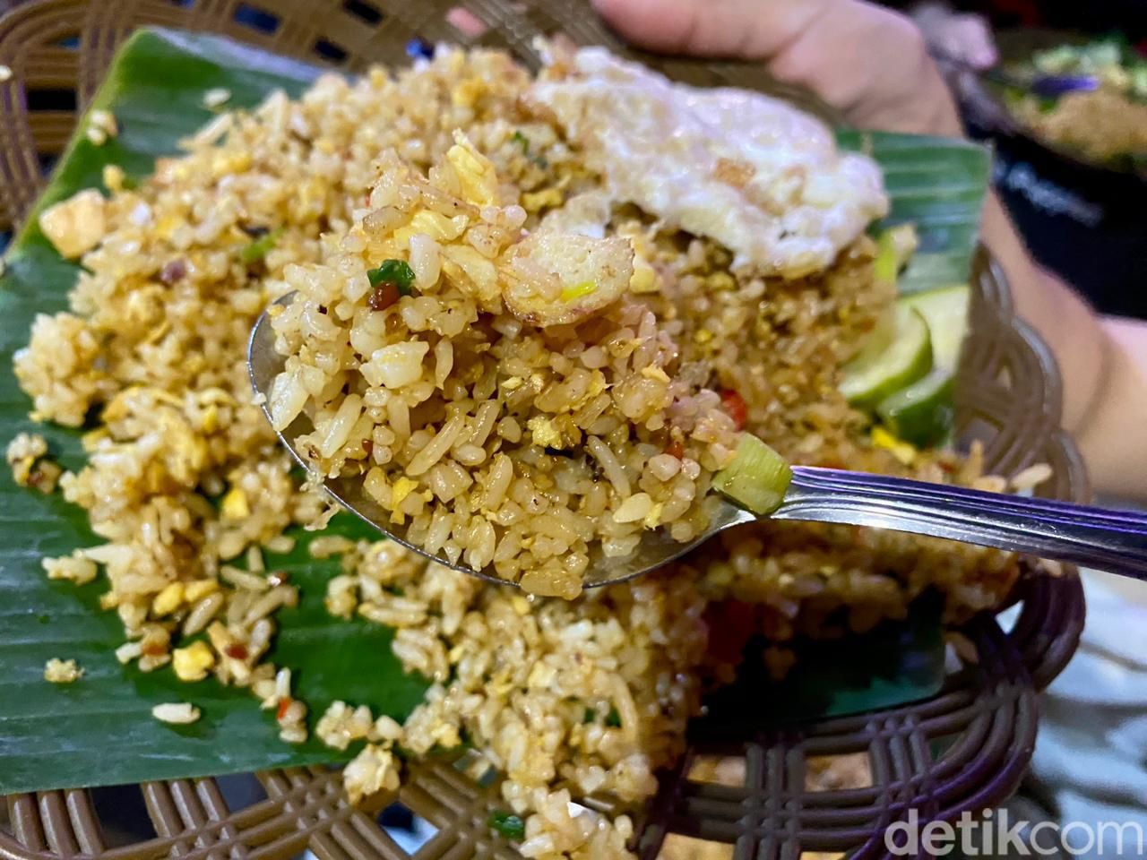 Gerobak LO: Pedas Gurih Nasi Goreng Chili Oil Viral Rp 20.000 di Sabang