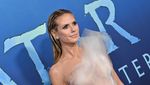 Seksi Banget! Heidi Klum Memukau dengan Gaun Ilusi Optik