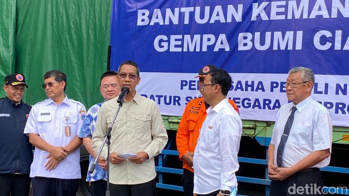 Heru Budi Lepas 4 Truk Bantuan untuk Korban Gempa Cianjur