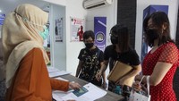 Seiring meningkatnya permohonan pembuatan paspor jelang datangnya Hari Raya Natal dan Tahun Baru, Kantor Imigrasi Kelas I Khusus TPI Batam menambah kuota pelayanan dari 200 pemohon menjadi 250 pemohon per hari dan menyediakan layanan paspor on Emergency serta meningkatkan layanan dengan membuka layanan percepatan dengan kuota sebanyak 100 permohonan setiap harinya di tanggal 19-30 Desember 2022.