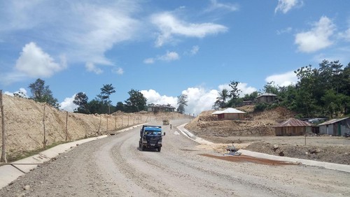 Rumah warga di Kampung Cumbi rawan roboh setelah penggusuran jalan ke KEK Golomori