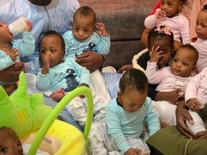 Kisah Ibu Melahirkan Bayi Kembar Sembilan