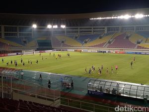 Gol Bunuh Diri Jupe Bikin Persib Tertinggal 0-1 dari Dewa United