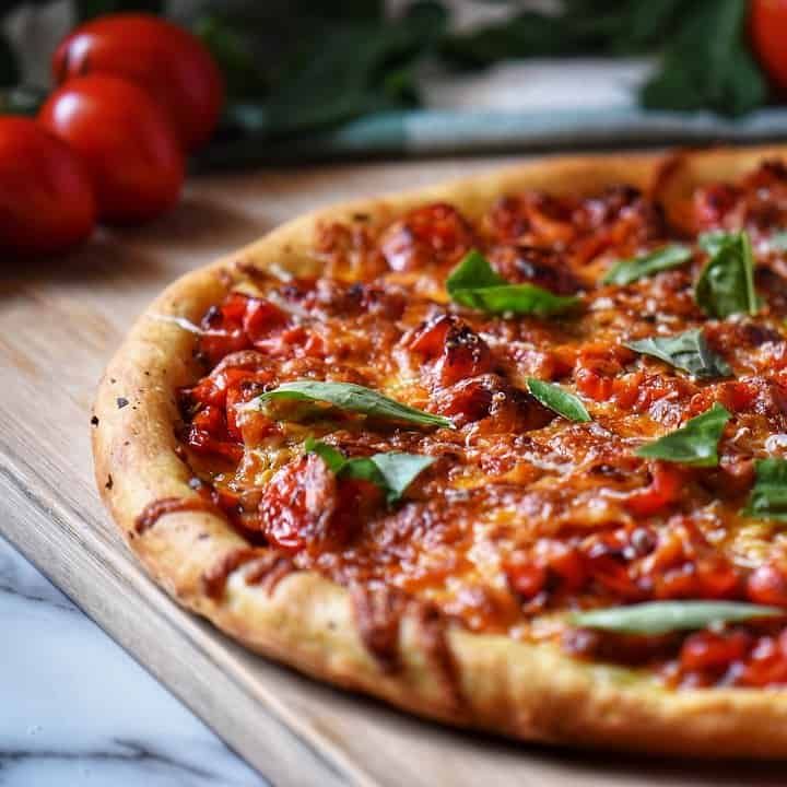 Пицца песто феодосия доставка на дом. Пицца песто Ялта. Pizza Pesto Ялта. Пицца песто.