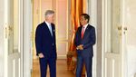 Lihat Lagi Momen Raja Belgia Sambut Jokowi di Istana Laeken