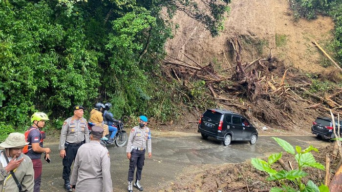 Longsor di Kecamatan Merek, Kabupaten Karo. (Foto: Istimewa)