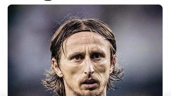 Luka Modric sudah berusia 37 tahun sehingga mungkin sekali Piala Dunia kali ini adalah yang terakhir baginya. Dia dihormati oleh para pemain dan fans di seluruh dunia. Foto: Twitter