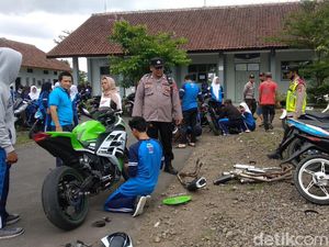 Momen Polisi Datangi Sekolah di Tasik untuk Razia Knalpot Bising!