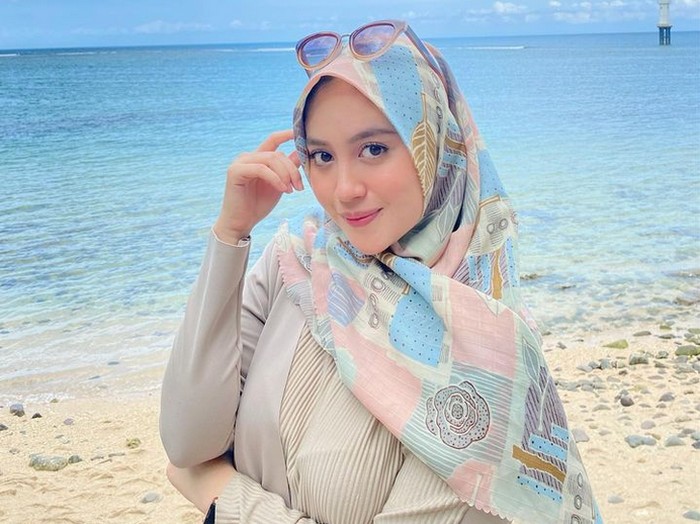 Potret Nabilah Ratna Ayu Azalia yang menceritakan tentang pengalaman berhijab.