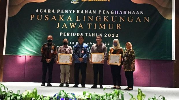 PT BSI mendapatkan penghargaan Pusaka Terbina Utama
