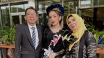 Bahagianya Putri Anjani Anak Jarwo Kwat Lulus Kuliah
