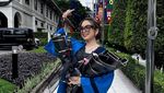 Bahagianya Putri Anjani Anak Jarwo Kwat Lulus Kuliah