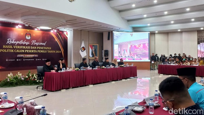 Rekapitulasi nasional verifikasi dan penetapan partai politik peserta Pemilu 2024. (Anggi Muliawati/detikcom).