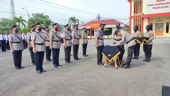 Sertikab kapolsek di Mapolres Blora, Senin (12/12/2022).
