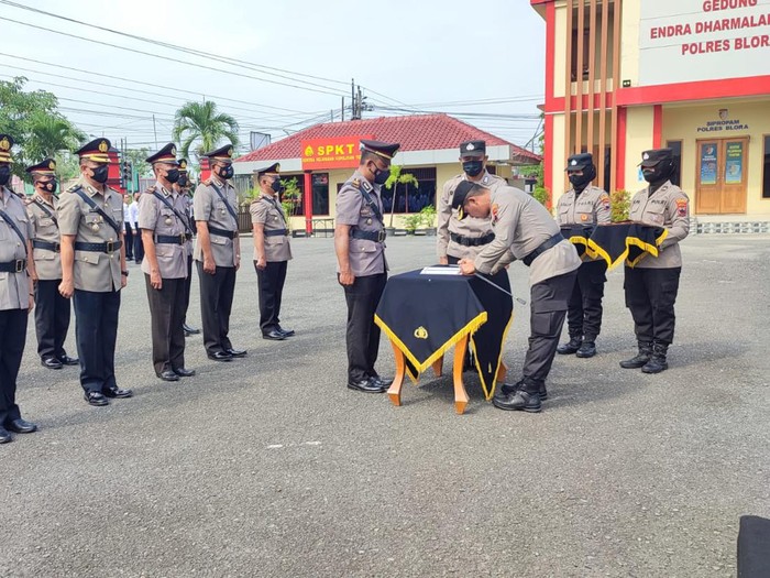 Sertikab kapolsek di Mapolres Blora, Senin (12/12/2022).