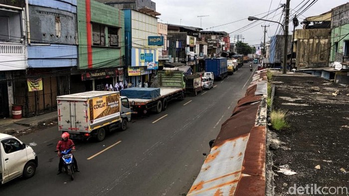 Situasi terkini di jalur menuju Jembatan Pamuruyan, Sukabumi.