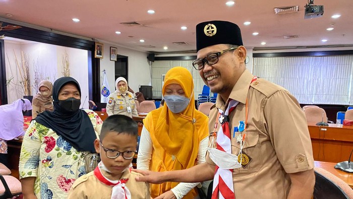 Wawalkot Depok, Imam