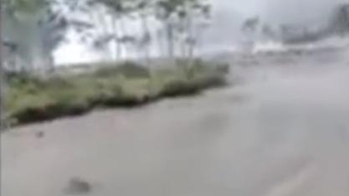 Aliran pasir yang diduga lahar dingin Semeru