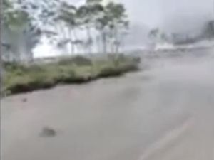 Sederet Fakta Heboh Fenomena Pasir Semeru Mengalir Tanpa Air