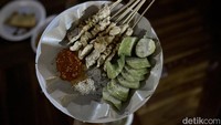 Jika ingin sate, di festival kuliner ini juga ada gerai Sate Walig yang merupakan milik penyanyi Aldy Maldini. Seporsi sate taichan di sini seharga Rp 35 ribu. Foto: detikcom/Riska Fitria