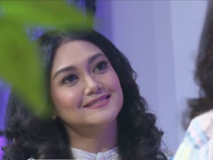 Bella Saphira saat hadir di kawasan Trans TV.