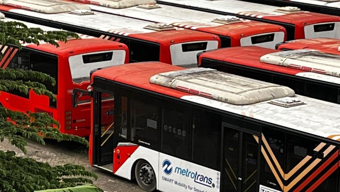 Bus TransJakarta Mangkrak
