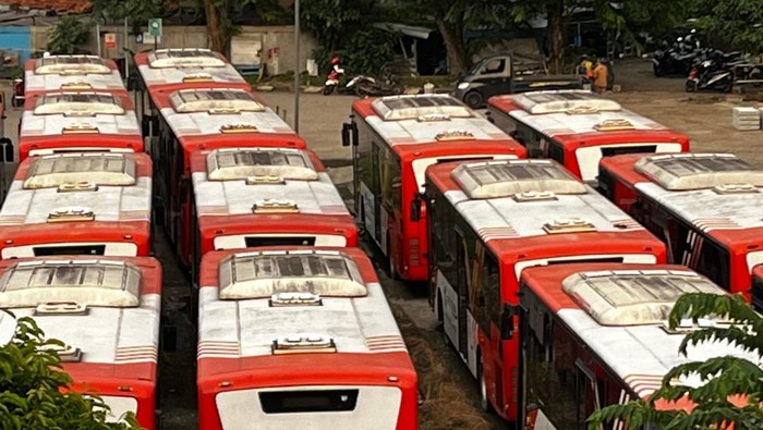 Bus TransJakarta Mangkrak