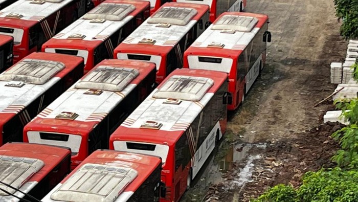 Bus TransJakarta Mangkrak