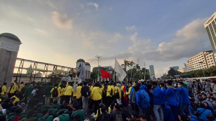 Demo Mahasiswa di Depan DPR RI (Ilham-detikcom)