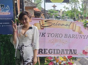 Regi Datau Kirim Karangan Bunga ke Toko Baru Denise Chariesta di Bali