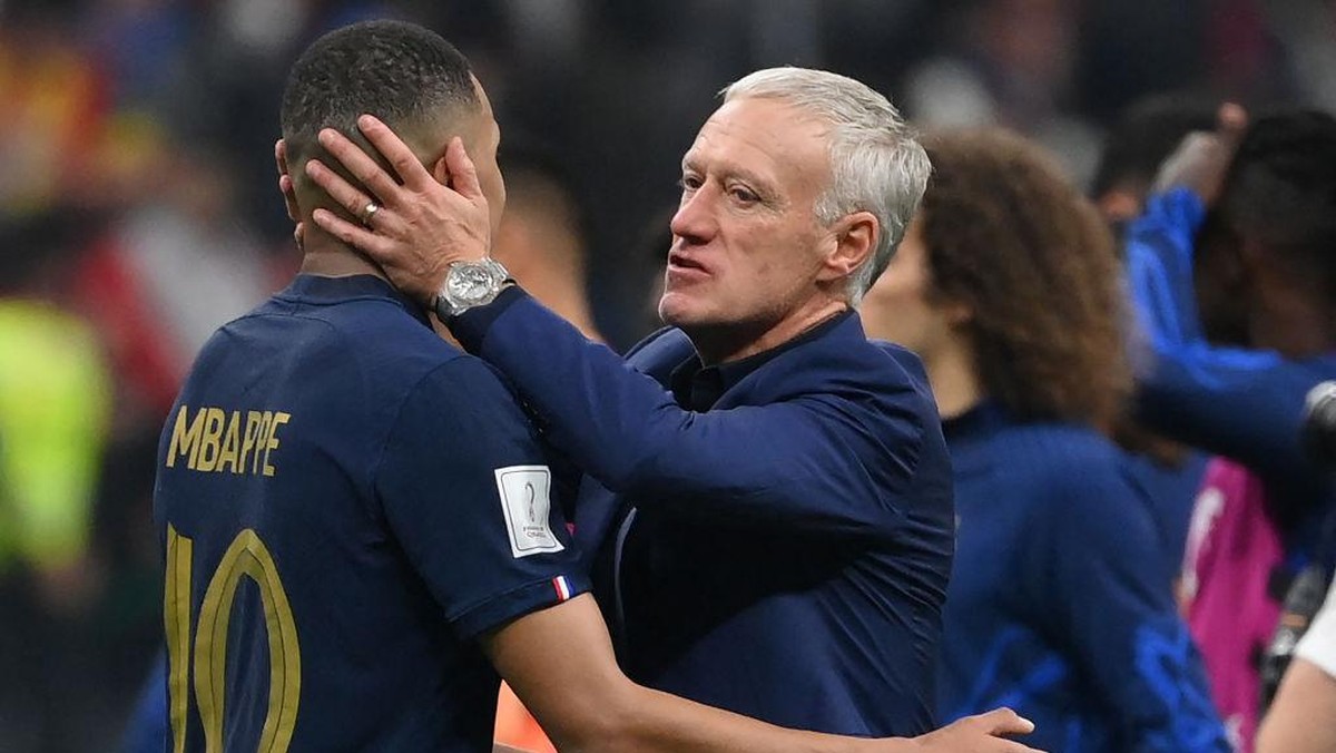 Didier Deschamps memperdiksi laga Argentina vs Prancis di final piala Dunia 2022 akan berjalan sengit (Foto: AFP via Getty Images/FRANCK FIFE)