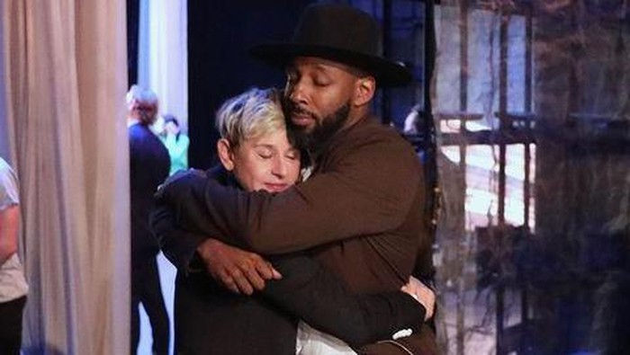 Stephen tWitch Boss Meninggal, Ini Tanda-tanda Orang Ingin Bunuh Diri