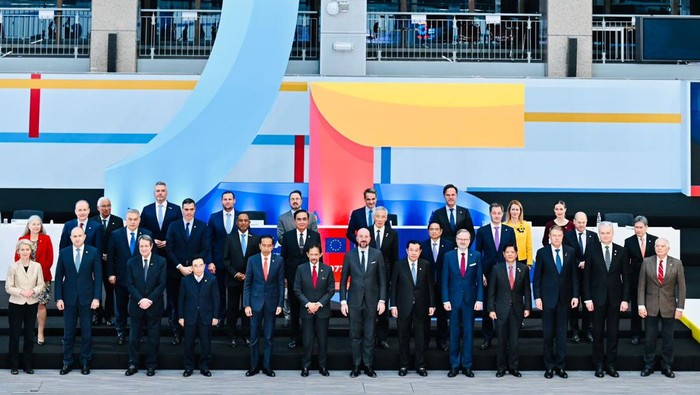 Family Photo KTT ASEAN-UE