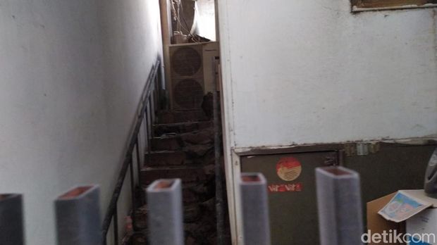 Gedung Kementerian Dalam Negeri (Kemendagri) dilaporkan terjadi kebakaran. Damkar mengatakan objek yang terbakar adalah tumpukan kardus. (Kadek ML/detikcom)