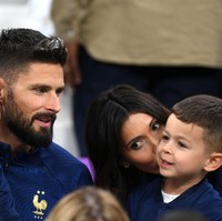 Olivier Giroud merupakan penyerang timnas Prancis yang sukses membawa negaranya ke Final Piala Dunia 2022. Selama Piala Dunia, dia sudah mencetak empat gol untuk Prancis. Giroud pun mencetak sejarah menjadi pencetak gol terbanyak sepanjang massa Prancis. Foto: Getty Images