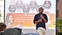 Pada kesempatan itu juga diberikan materi mengenai, Accelerating Digital Information in Indonesia yang disampaikan oleh Erfan Sucahyo, Manager DLS Sales Operations Support Area Jawa Bali.