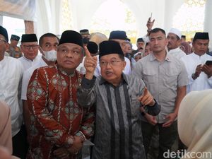 JK Geram Jalan Berlubang saat Pulkam ke Bone: Besok Saya Telepon Menteri PU