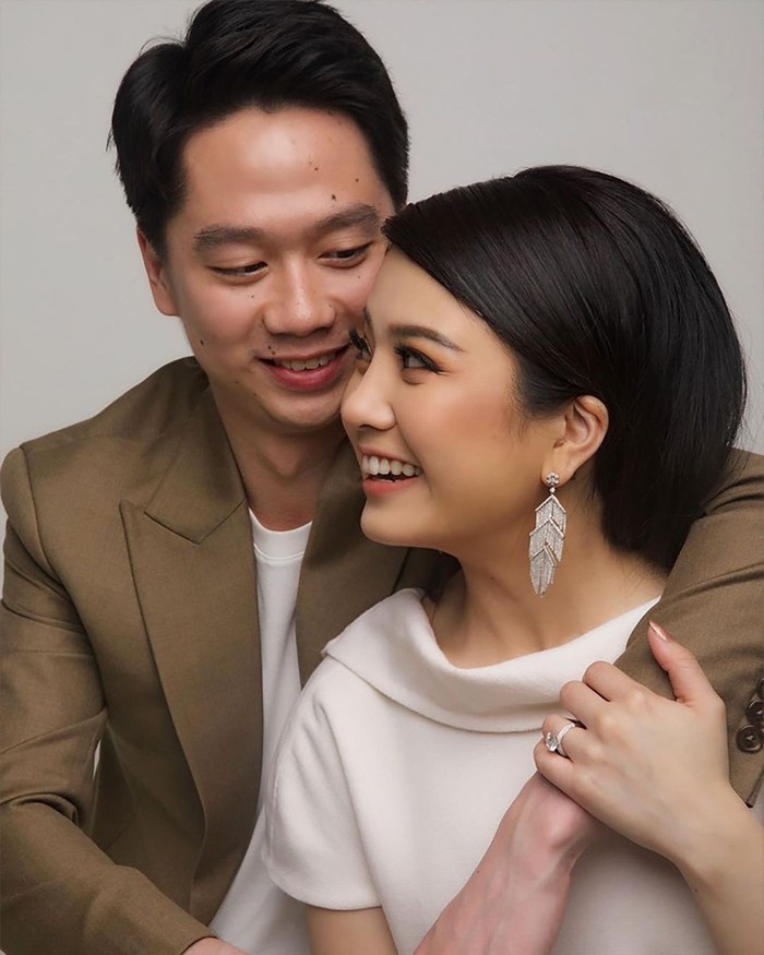 Kevin Sanjaya dan Valencia Tanoesoedibyo Kevin Sanjaya dan Valencia Tanoesoedibyo