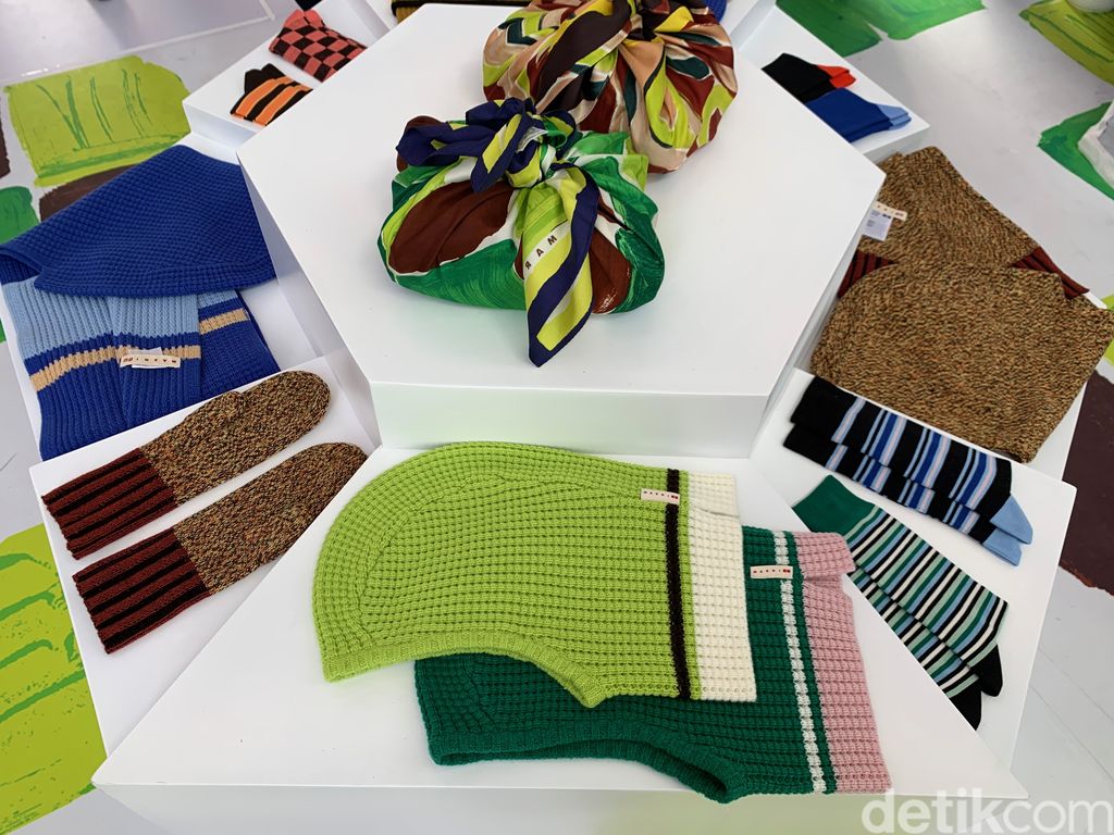 Koleksi kedua Uniqlo x Marni Koleksi kedua Uniqlo x Marni