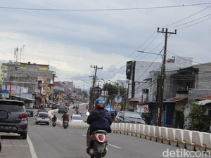Ini Alasan Wali Kota Medan Pasang Median Jalan di Karya Wisata