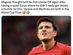 Fans MU Bingung Dukung Varane atau Martinez di Final Piala Dunia