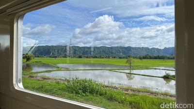 Potret Indahnya Geopark Maros dari Gerbong Kereta Api Sulsel