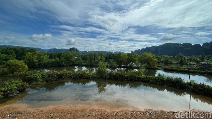 Pemandangan dari Kereta Api Sulsel Pemandangan dari Kereta Api Sulsel